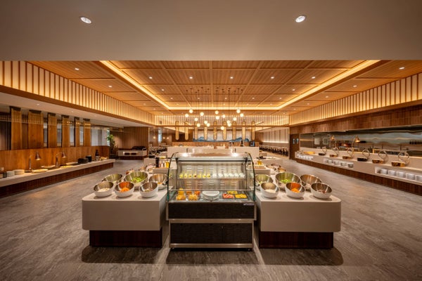 ザ・パルス霧島で楽しむ豪華ランチビュッフェ 春の生駒高原と霧島神宮参拝 日帰りバスツアー🚌2